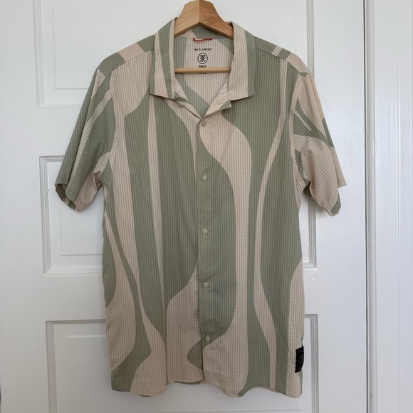 Roark Run Amok Bless Up Short Sleeve Trail Shirt Top in Olive - Picture 5 of 11